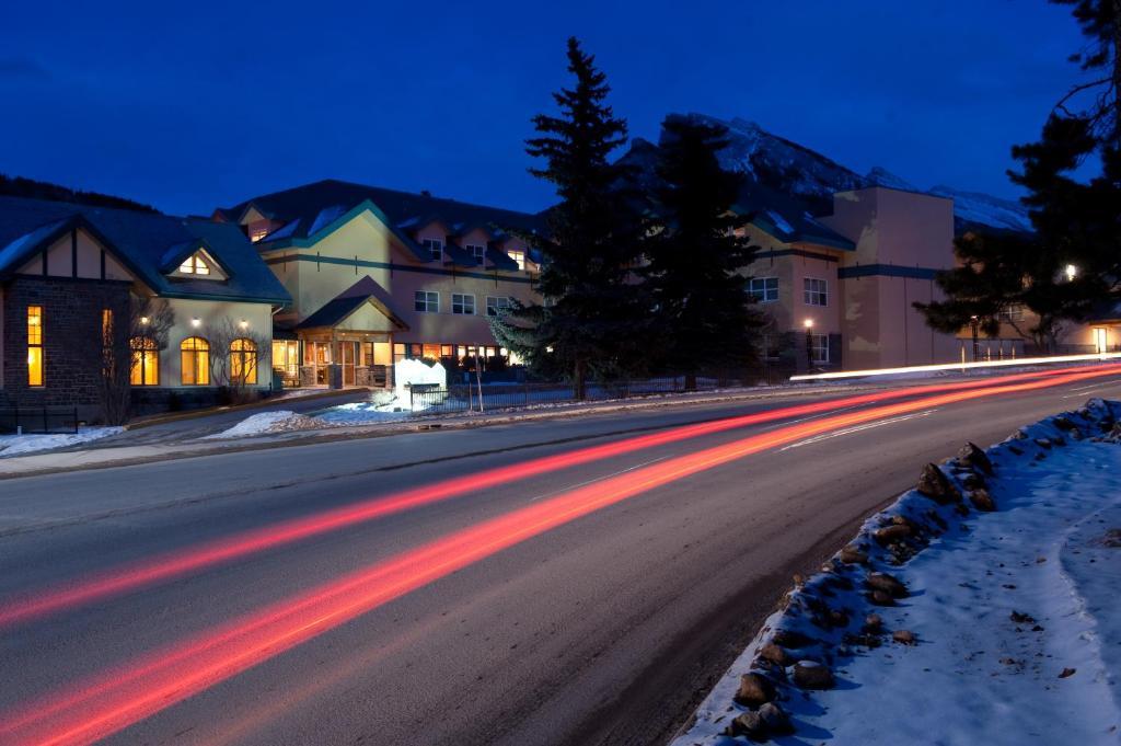 Ywca Banff Hotel Exterior foto